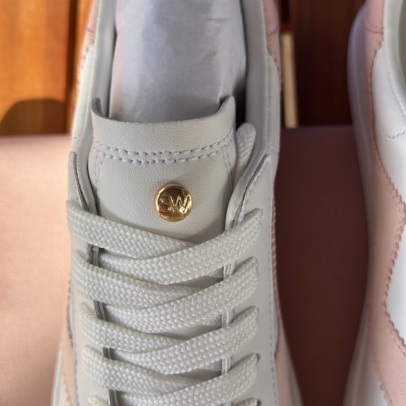 Stuart Weitzman Daryl Sneaker - Picture 5 of 9